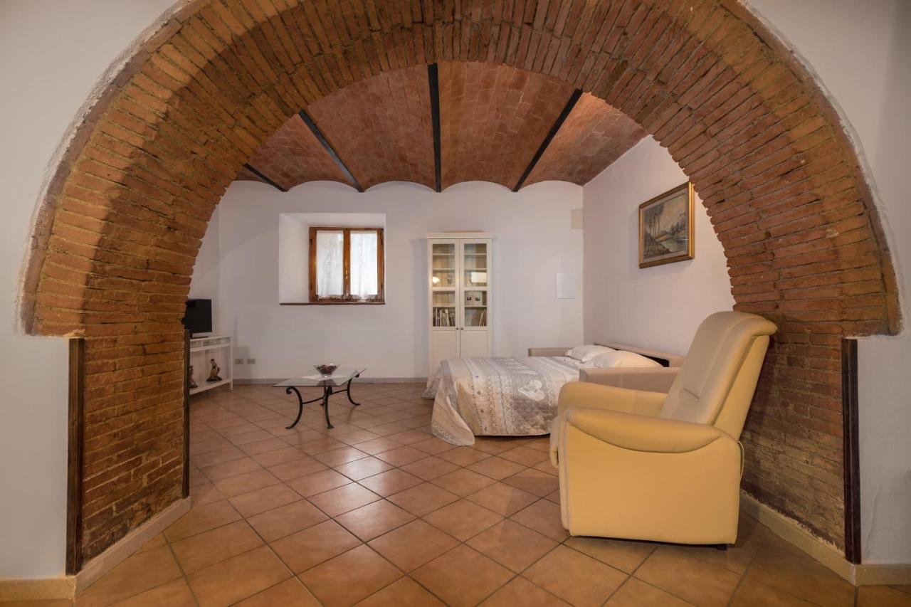 Enchanting Flat With Patio In Abbadia A Isola Monteriggioni Exterior photo